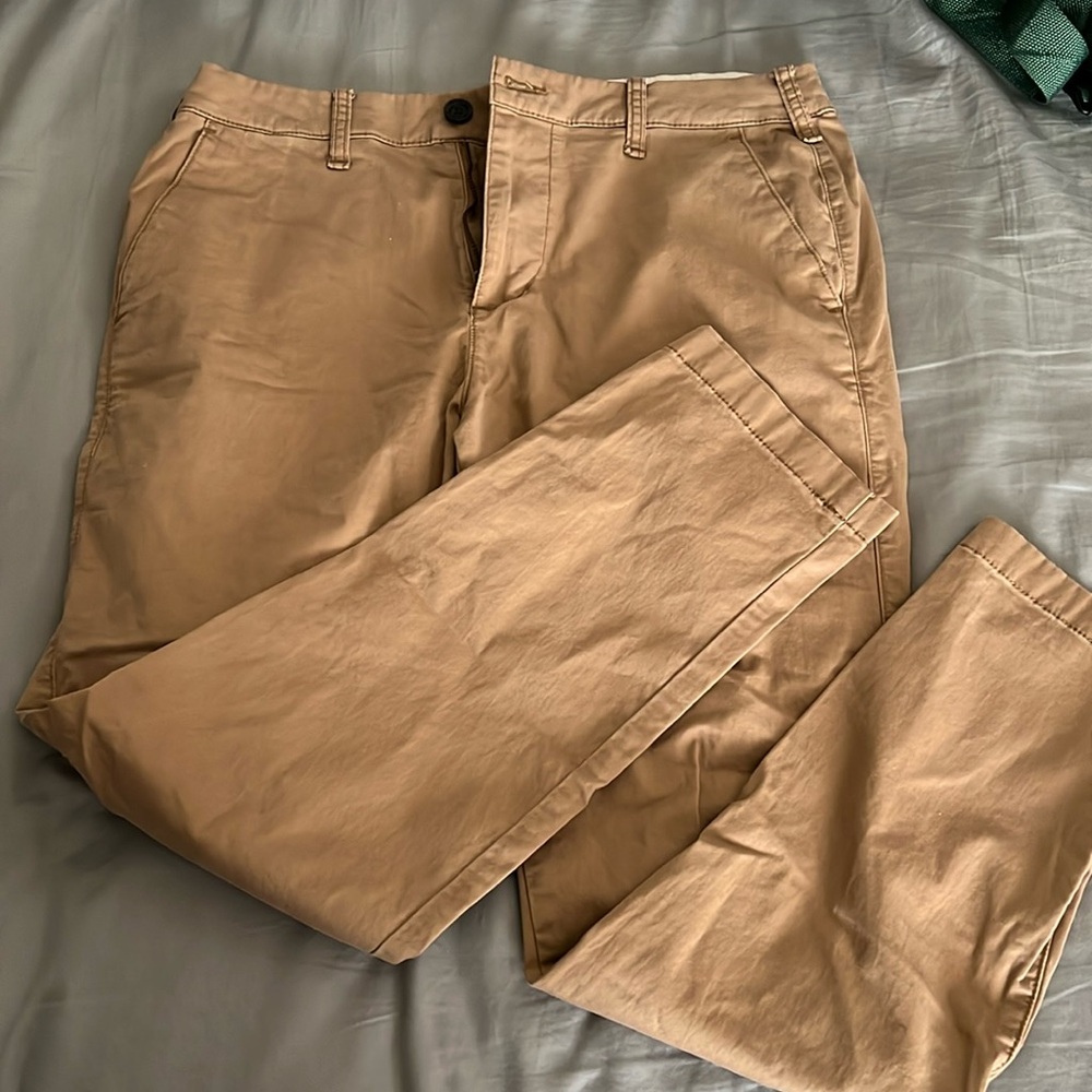Hollister khakis